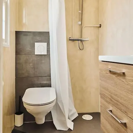4 Persons Valkenbosch Situated In The Forested Area אויסטרוויק